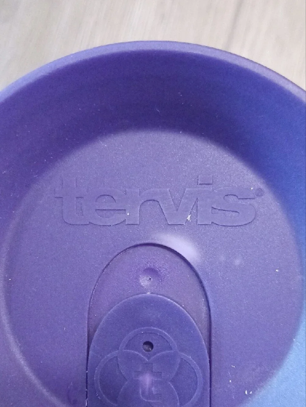 tervis Washington Paw Print Tumbler with Purple Lid